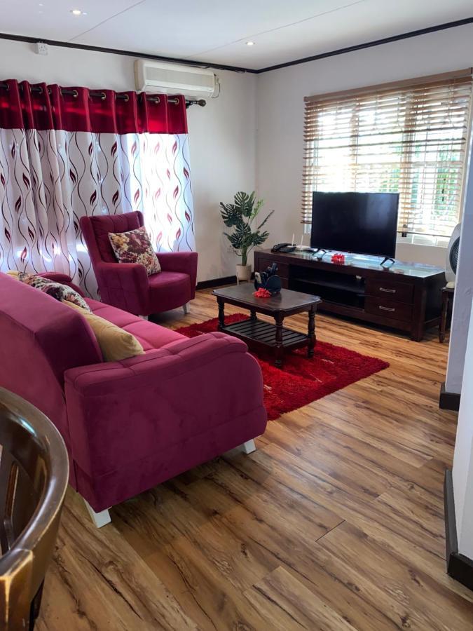 Mer Riviere Self Catering Apartment Beau Vallon  Exterior photo
